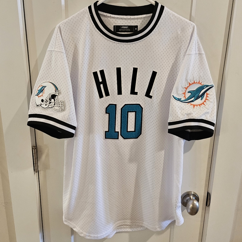Pro Standard Miami Dolphins Tyreek Hill #10 Mesh Athletic Jersey - Size Medium